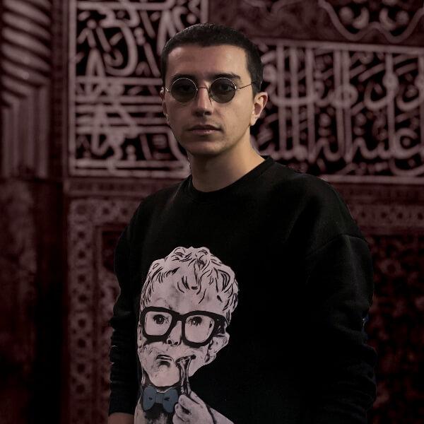 علی بخت آور تولید محتوای بصری
متولد ۱۳۷۸ لیسانس مکانیک